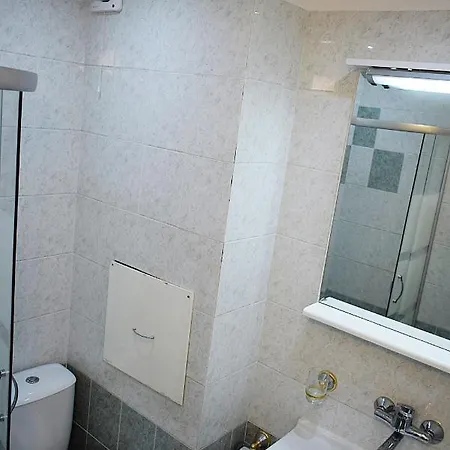 Flora Apartment *