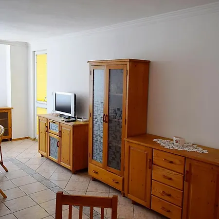 Flora Apartment