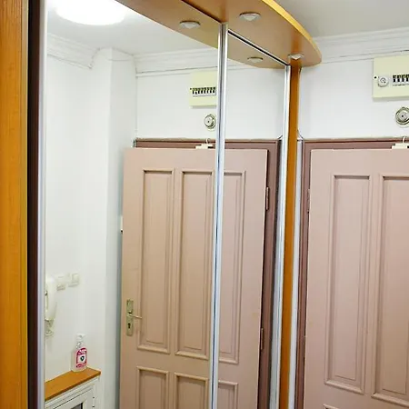 Flora Apartment