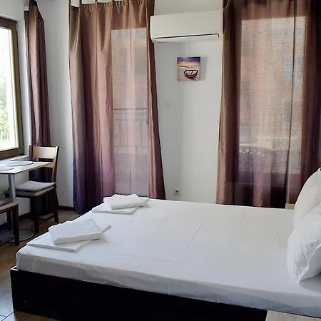 Διαμέρισμα Flora Μπουργκάς