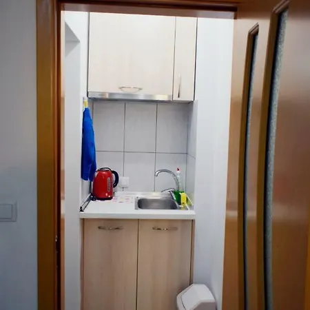 Flora Apartment *