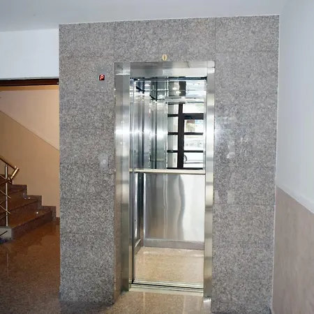 Διαμέρισμα Flora