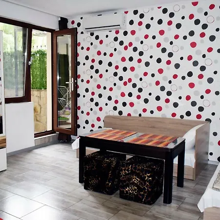 Διαμέρισμα Flora *