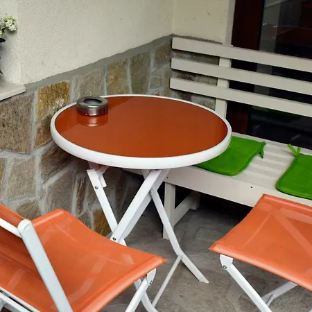 Flora Διαμέρισμα *