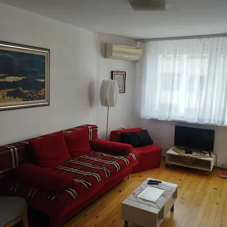 Apartament Flora *
